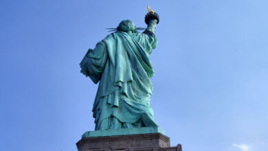1280px Liberty statue from behind