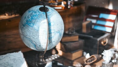 هل تؤدي الديمقراطية إلى الازدهار أو الخراب