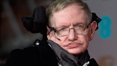 Stephen William Hawking