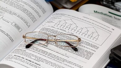 كيف تُطوِّر المقالة البحثيَّة وتتجنَّب الرَّفض المكتبيّ؟