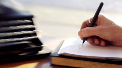إذا استغلقت عليك الكتابة، فاصدُق مع نفسك